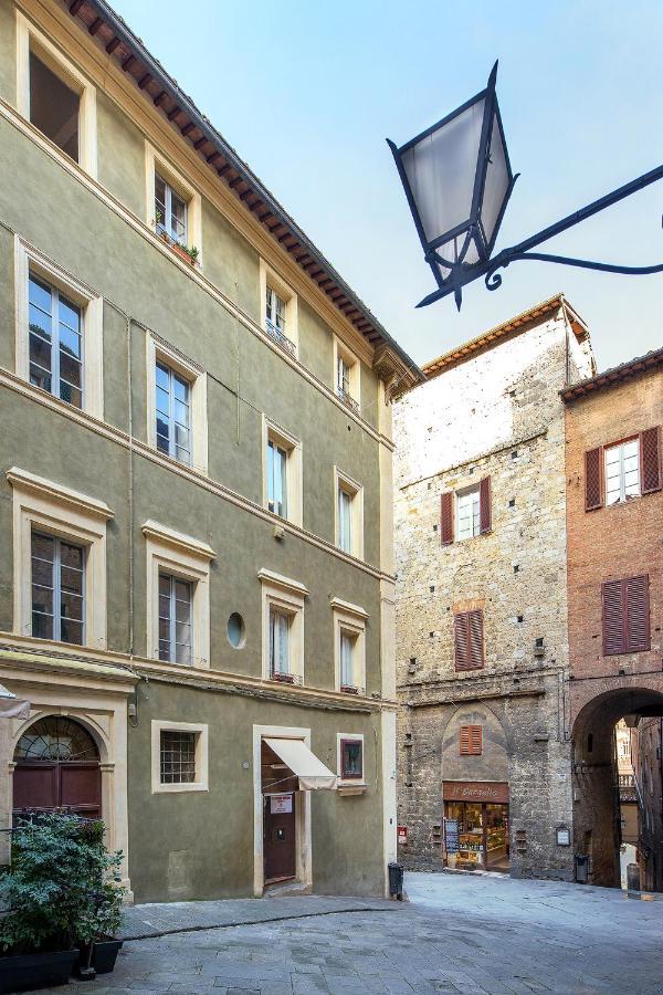 Residenza D'Epoca Le Aquile Bed & Breakfast Siena Dış mekan fotoğraf